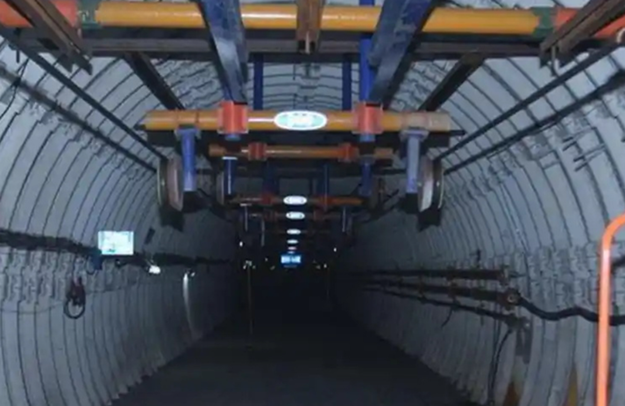 斜巷防跑车装置